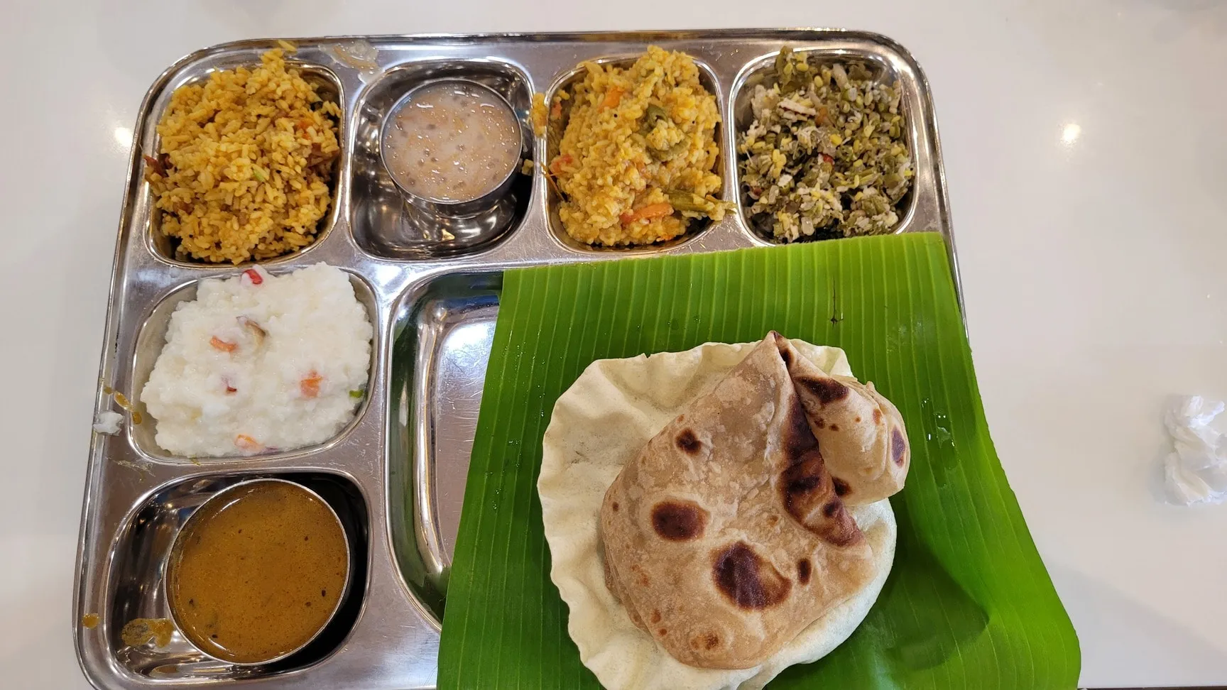 Sree Aryaas Homely Veg Restaurant