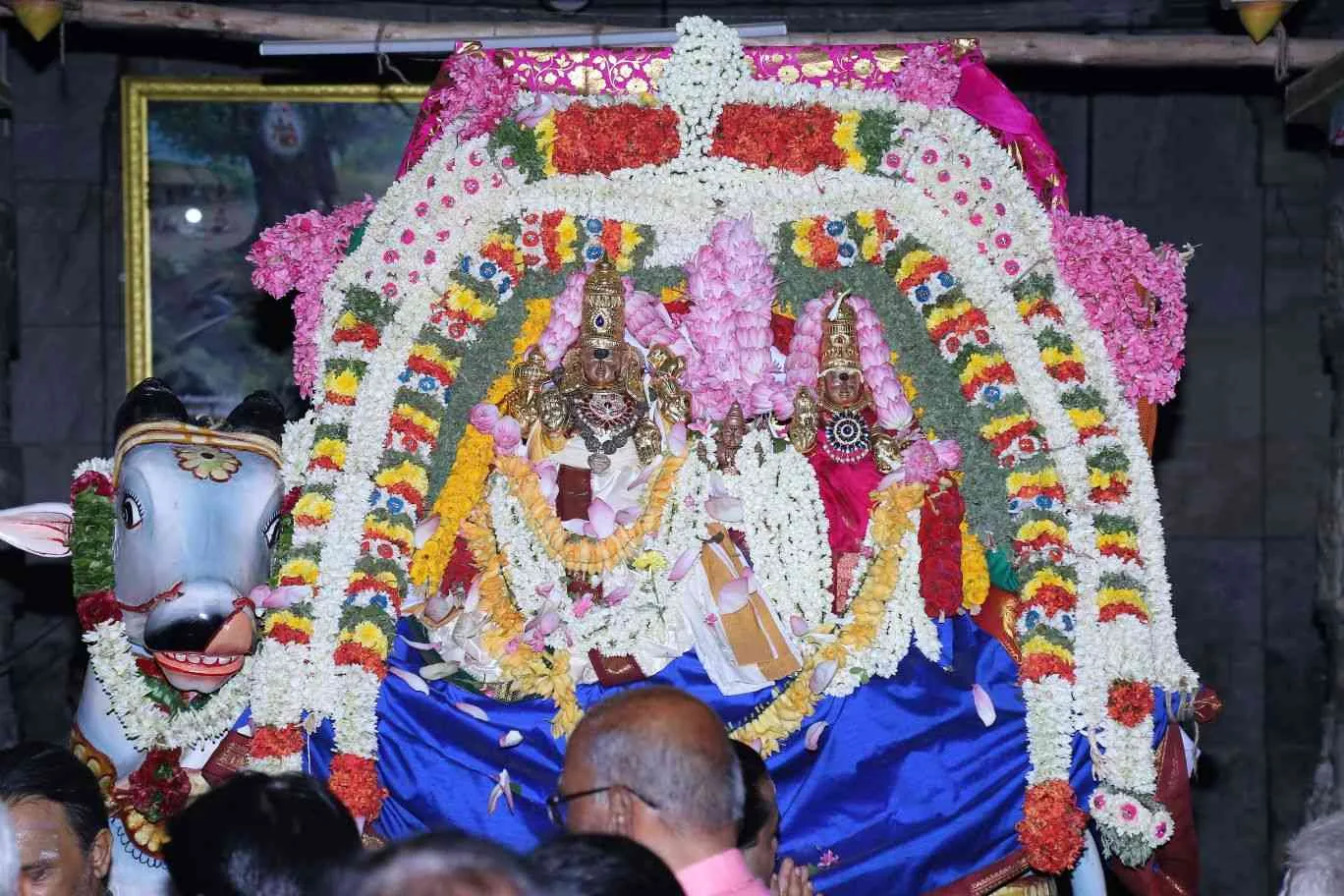 திருக்கோயில் திருத்தேர் திருக்கோயில் திருத்தேரின் போது சுவாமி அலங்காரம்