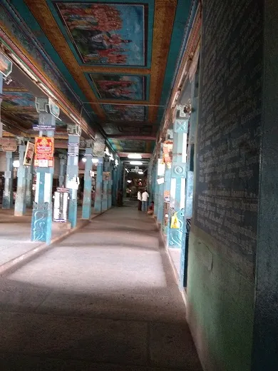 கோயில் நுழைவு வாயில் கோயில் நுழைவு வாயில்