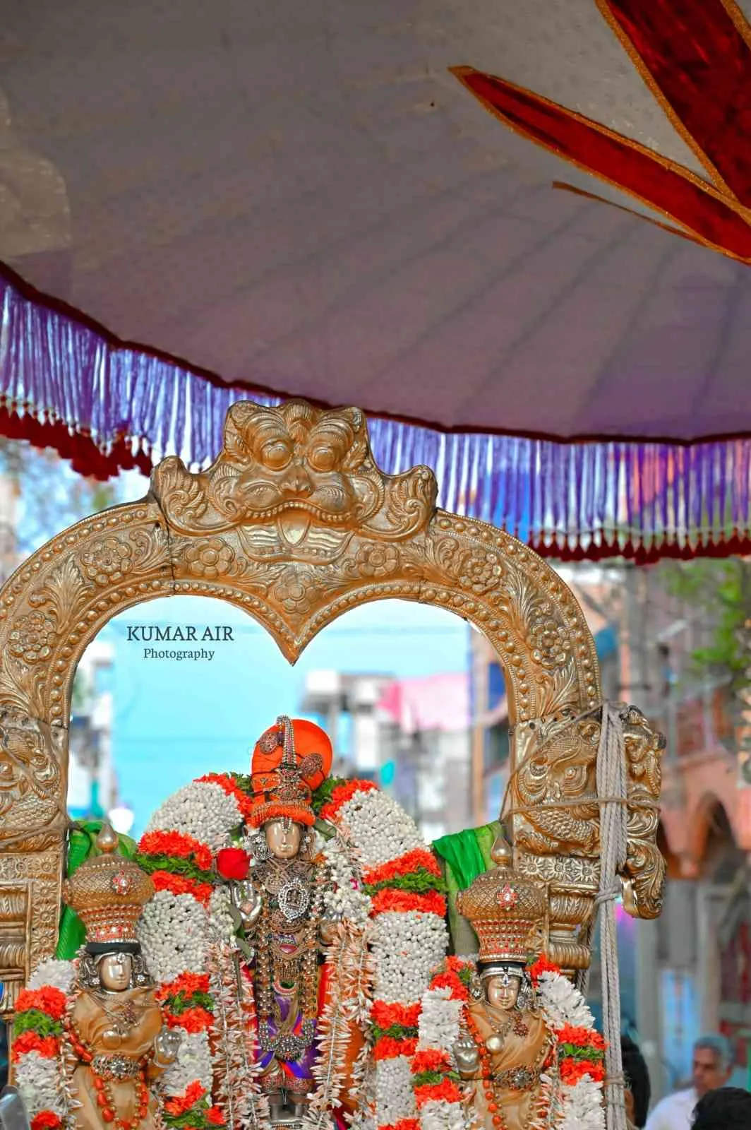 உற்சவர் உற்சவர்