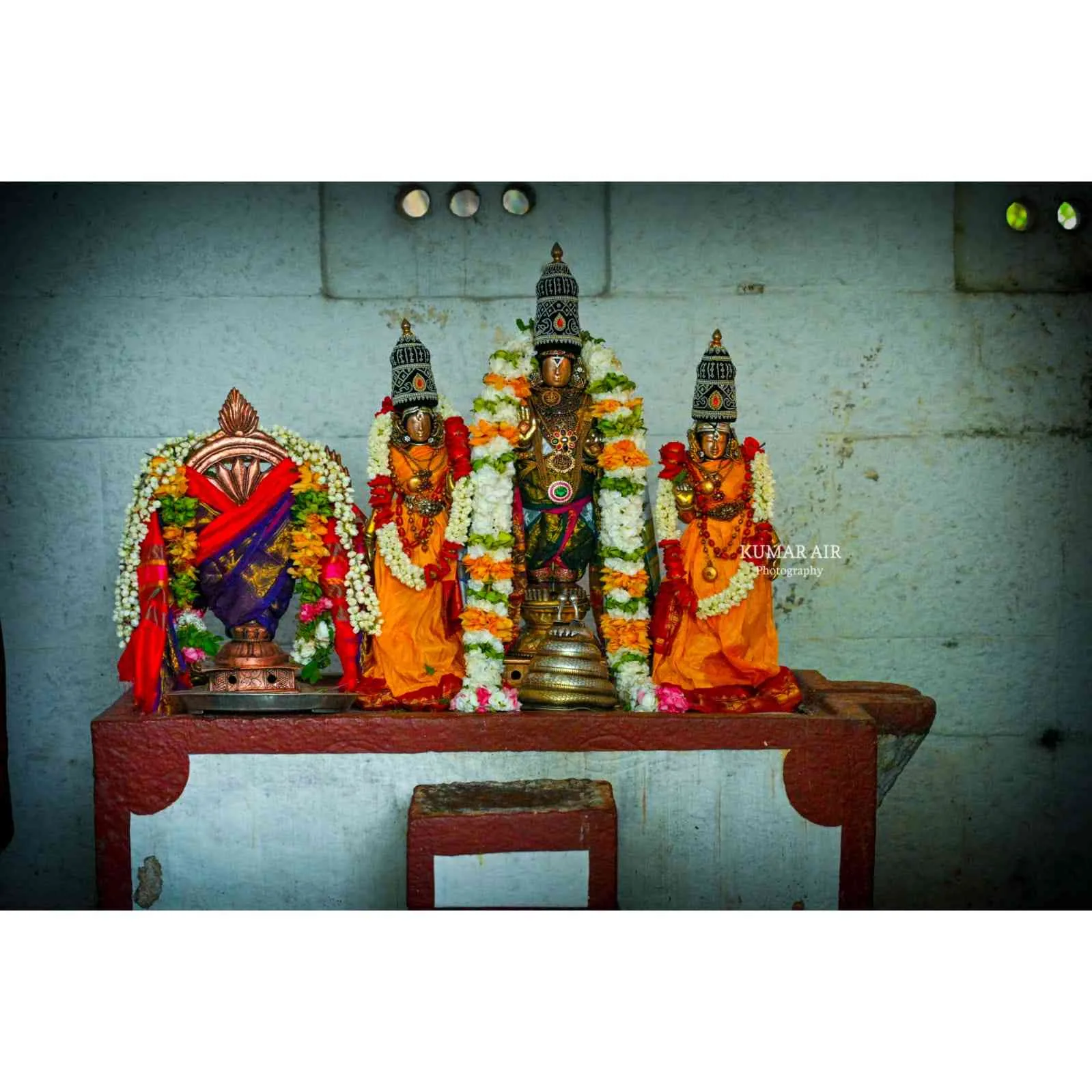 உற்சவர் உற்சவர்