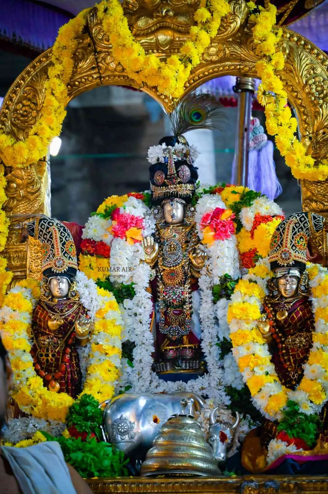 உற்சவர் உற்சவர்