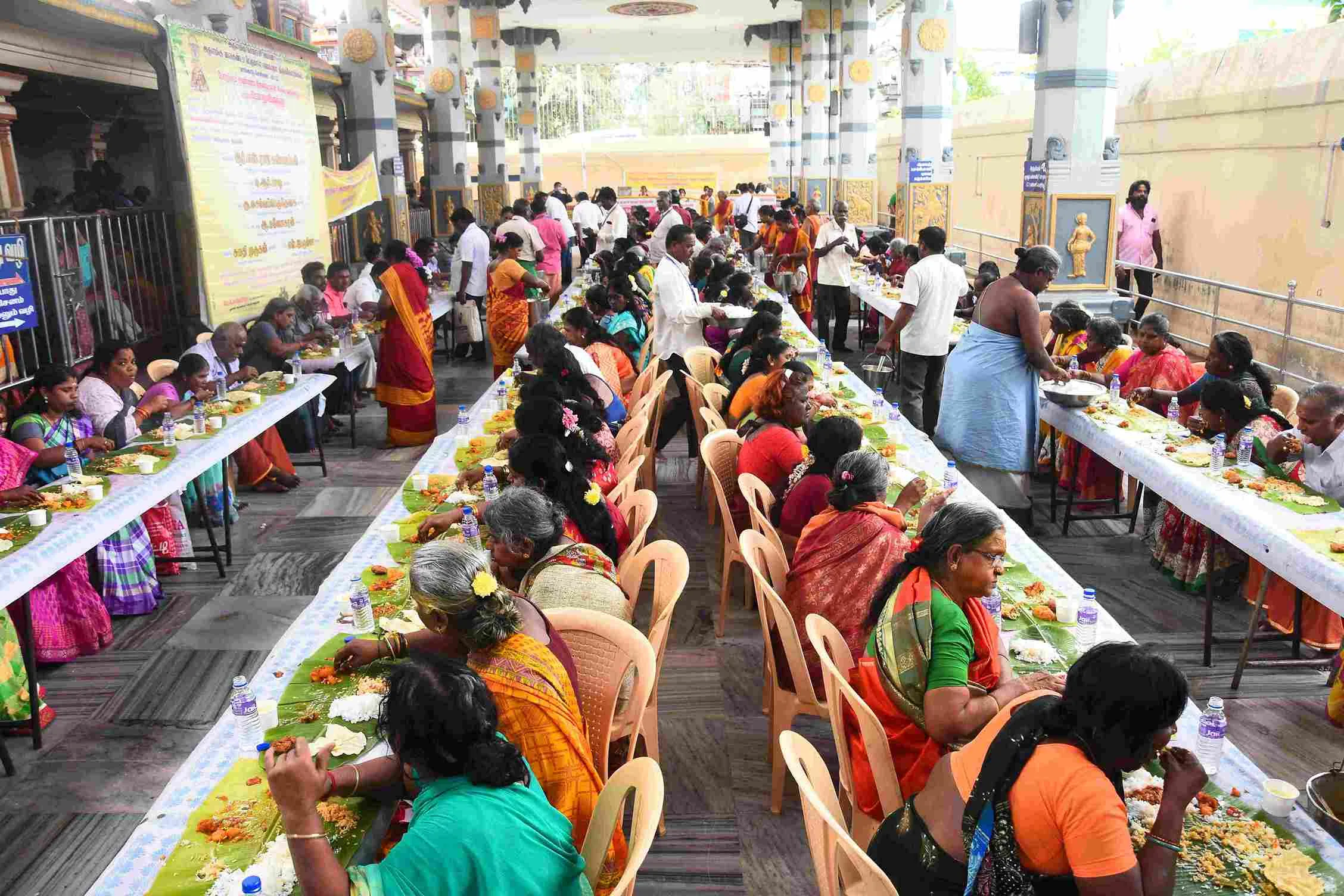 பேரறிஞர் அண்ணா நினைவு நாள் சிறப்பு வழிபாடு மற்றும் பொதுவிருந்து பேரறிஞர் அண்ணா நினைவு நாள் சிறப்பு வழிபாடு மற்றும் பொதுவிருந்து