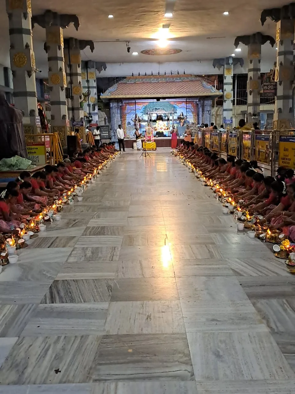 108 திருவிளக்கு பூஜை 01.08.2023 அன்று திருவிளக்கு பூஜை சிறப்பாக நடைபெற்றது.