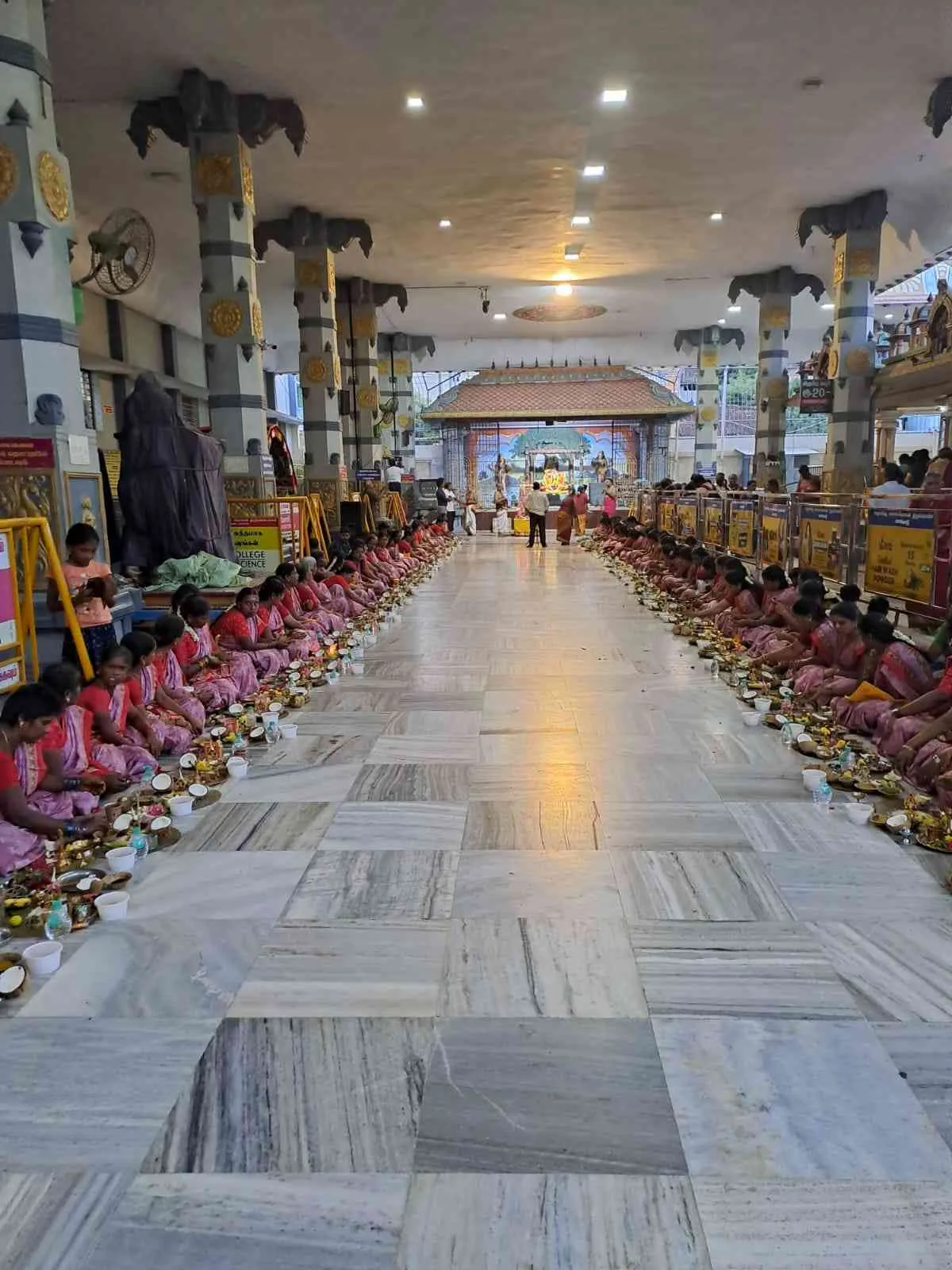 108 திருவிளக்கு பூஜை 30.08.2023 அன்று 108 திருவிளக்கு பூஜை சிறப்பாக நடைபெற்றது.