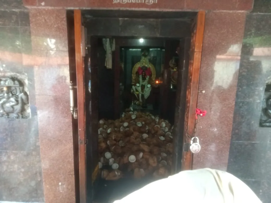 வேம்படி விநாயகர் வேம்படி விநாயகர் 1008 தேங்காய் உடைக்கப்பட்டது