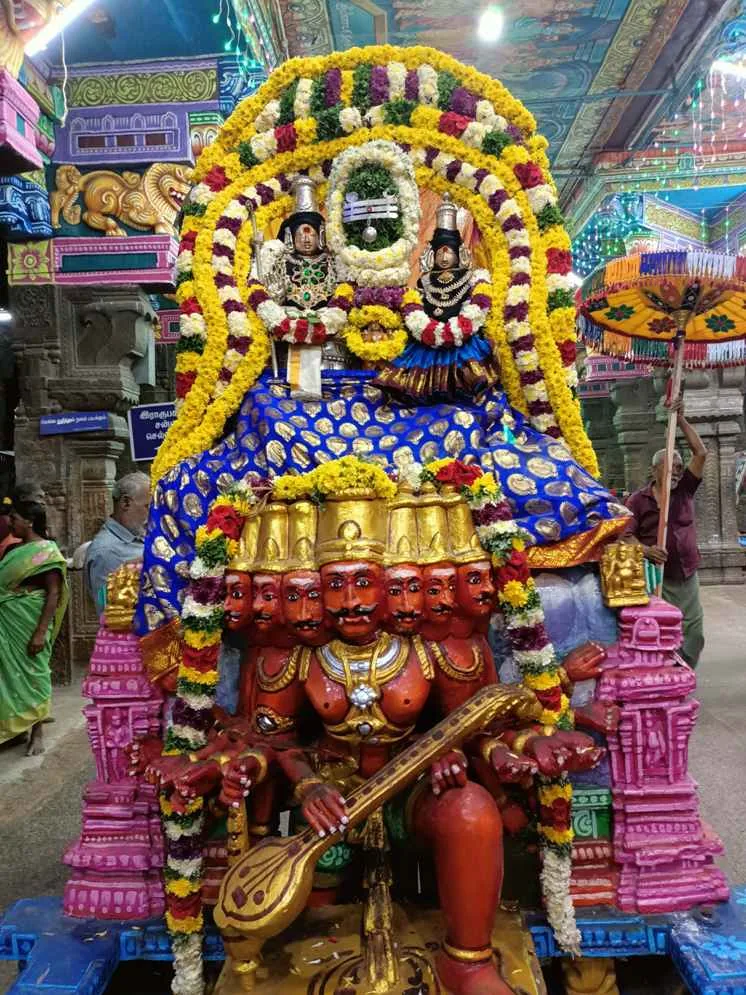 கார்த்திகை கடைஞாயிறு கார்த்திகை கடைஞாயிறு விழா நான்காம் நாள் சுவாமி அம்பாள் கைலாச வாகனத்தில் புறப்பாடு