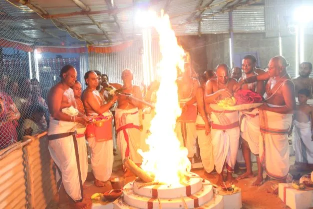 கும்பாபிஷேகம் யாகசாலை 05.07.2018 -ல் கும்பாபிஷேகத்தின் போது  நடைபெற்ற புகைப்படம்