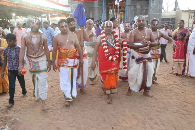 திருப்பதி ஜியர் 05/07/2023 -ல் கும்பாபிஷேகம் நடைபெறும் போது திருப்பதி ஜியர் வந்தபோது எடுக்கப்பட்ட புகைப்படம்