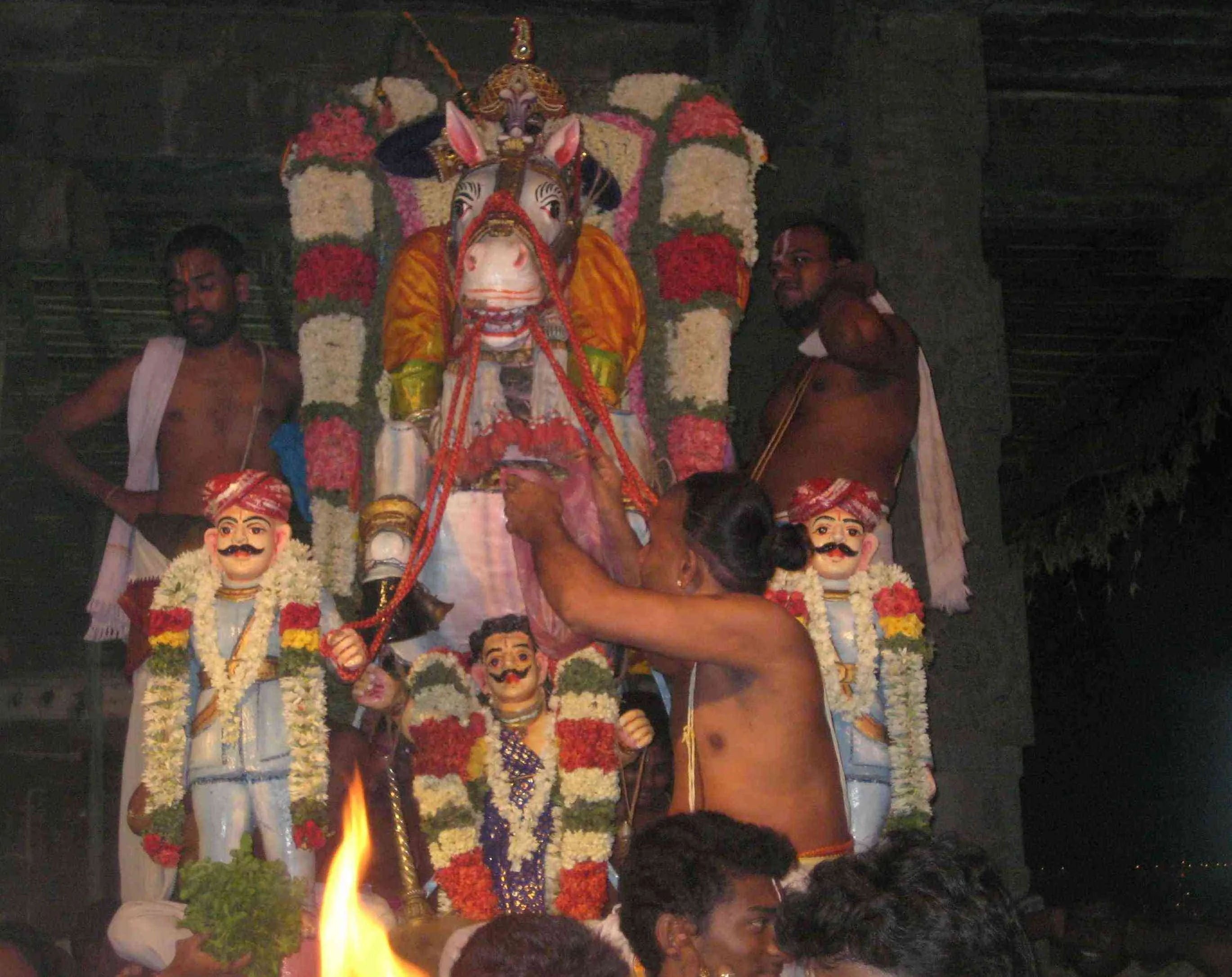 குதிரை வாகன சேவை எட்டாம் நாள் உற்சவம்