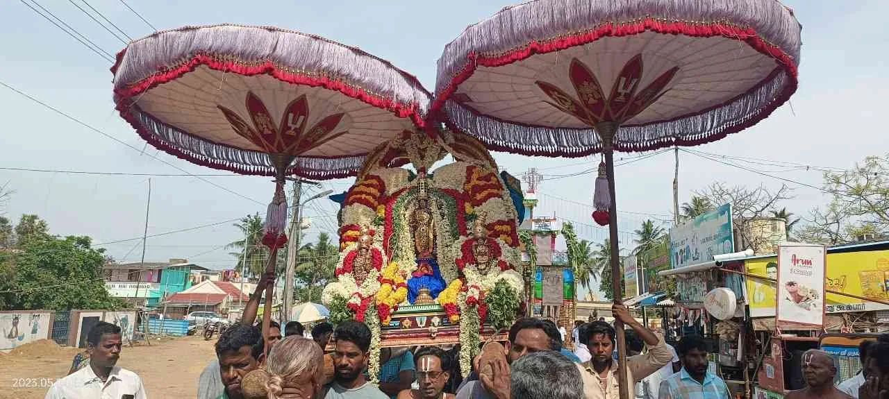 தோளுக்கு இனியான் சித்திரை பிரம்மோற்சவம் வீதி உலா புகைப்படம்