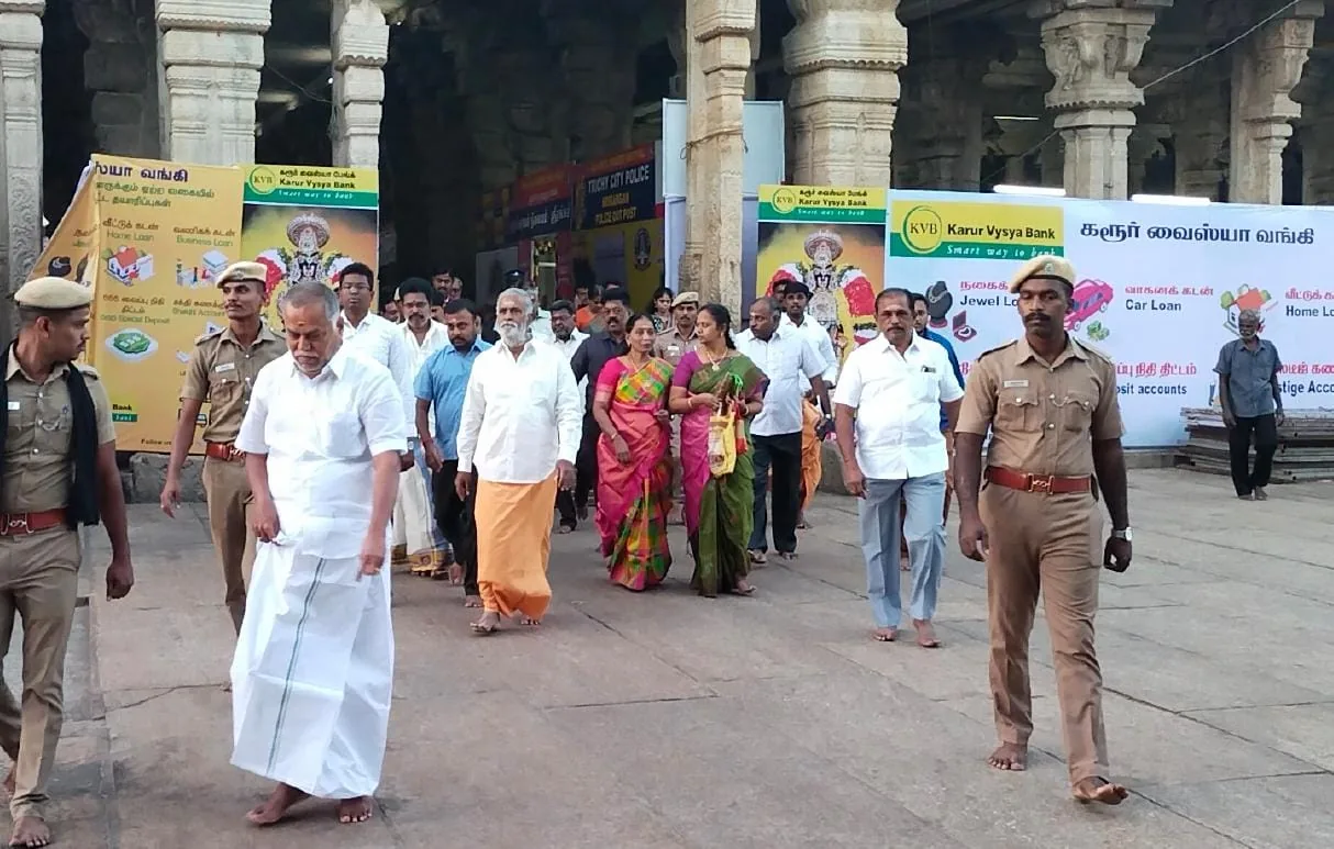 கோவில் ஆய்வு மாண்புமிகு இந்து சமய அறநிலையத்துறை அமைச்சர் கோவிலை ஆய்வு செய்தார்