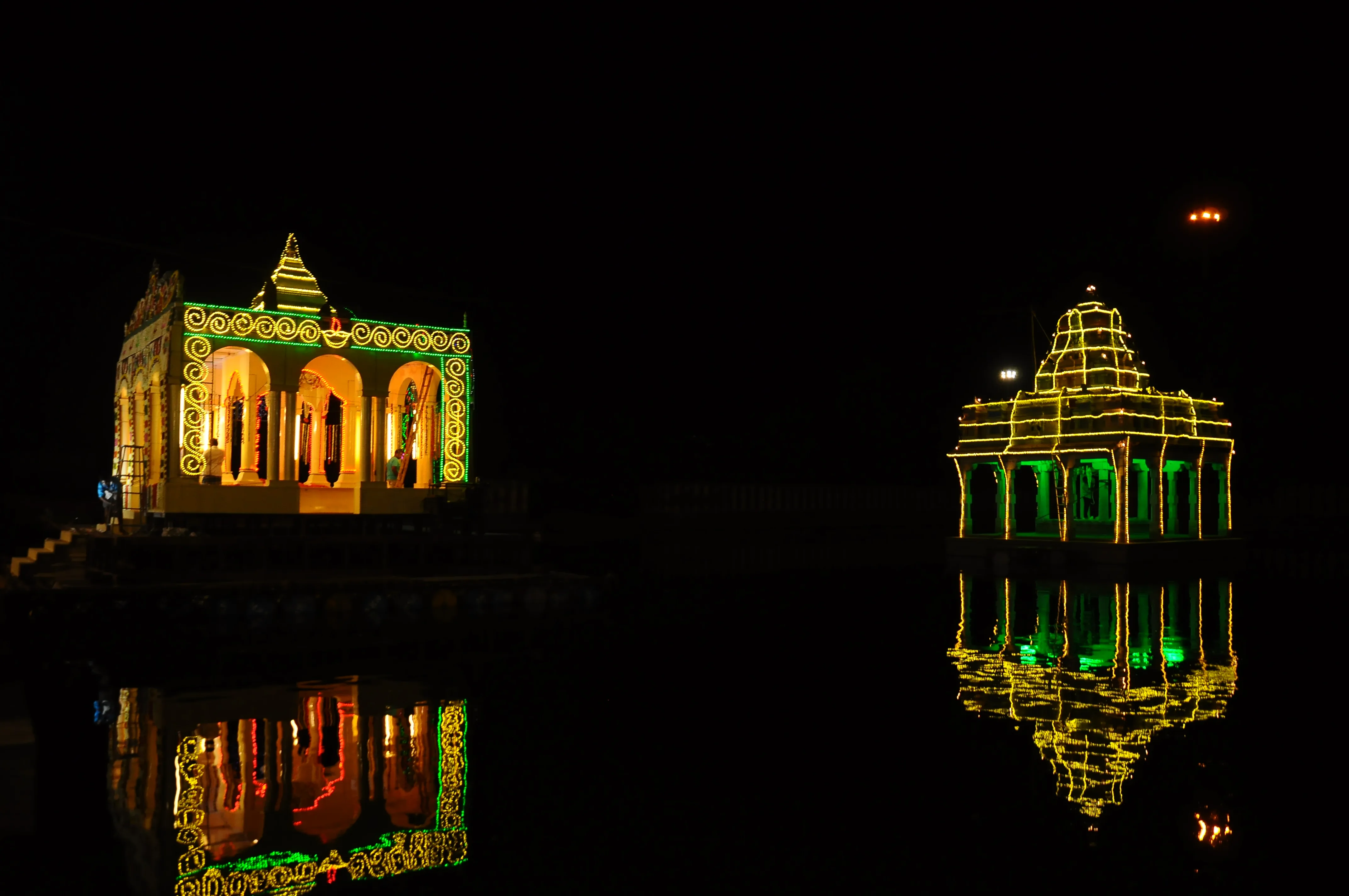 தெப்பம் சித்திரை தெப்பம்