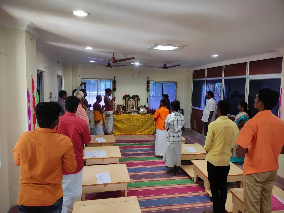 ஓதுவார் பயிற்சி பள்ளி ஓதுவார் மற்றும் அர்ச்சகர் பயிற்சி பள்ளி 22.08.2022 அன்று மாண்புமிகு தமிழ்நாடு முதலமைச்சர் அவர்களால் காணொளி காட்சி மூலம் துவங்கி வைக்கப்பட்டது. இத்திருக்கோயில் ஓதுவார் பயிற்சி பள்ளி இணை ஆணையர்/செயல் அலுவலரால் தொடங்கி வைக்கப்பட்டது.