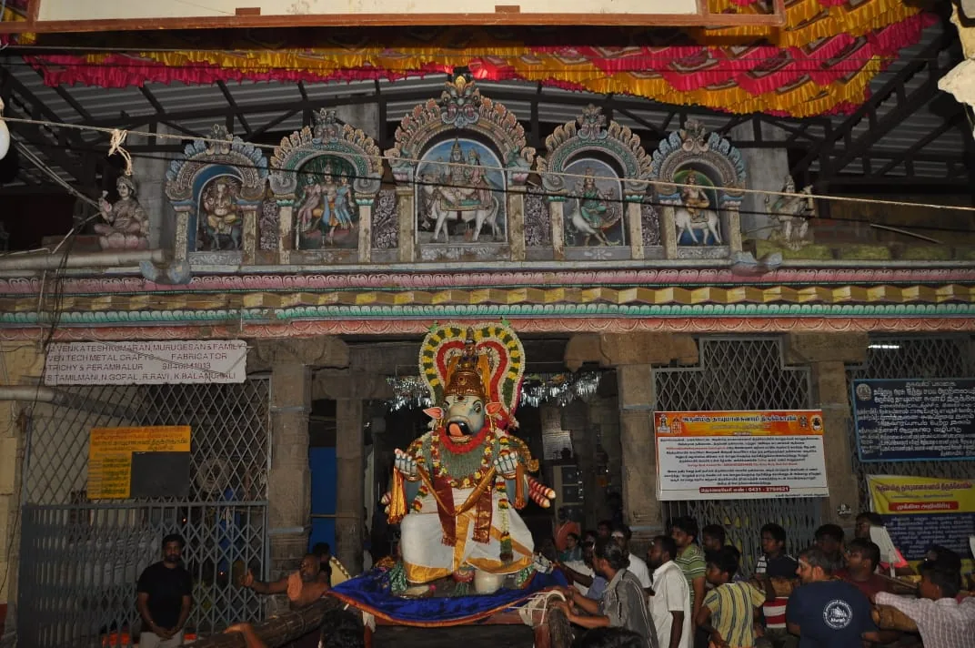 தெப்பம்  7ம் நாள் திருவிழா சுவாமி நந்தி வாகனம்  மற்றும் அம்பாள் சிம்ம வாகனத்தில் புறப்பாடு