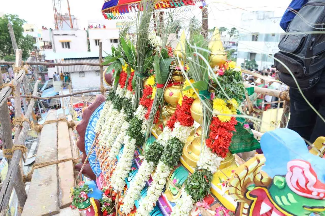 கலசங்கள் புகைப்படம் கலசங்கள் புகைப்படம்