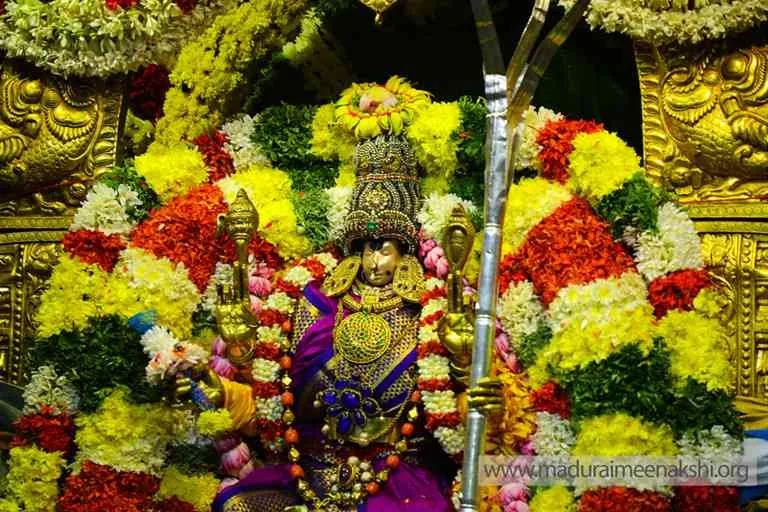 நவராத்திரி திருவிழா -2019 நவராத்திரி திருவிழா ஒன்றாம் நாள் -ராஜராஜேஸ்வரி அலங்காரம்