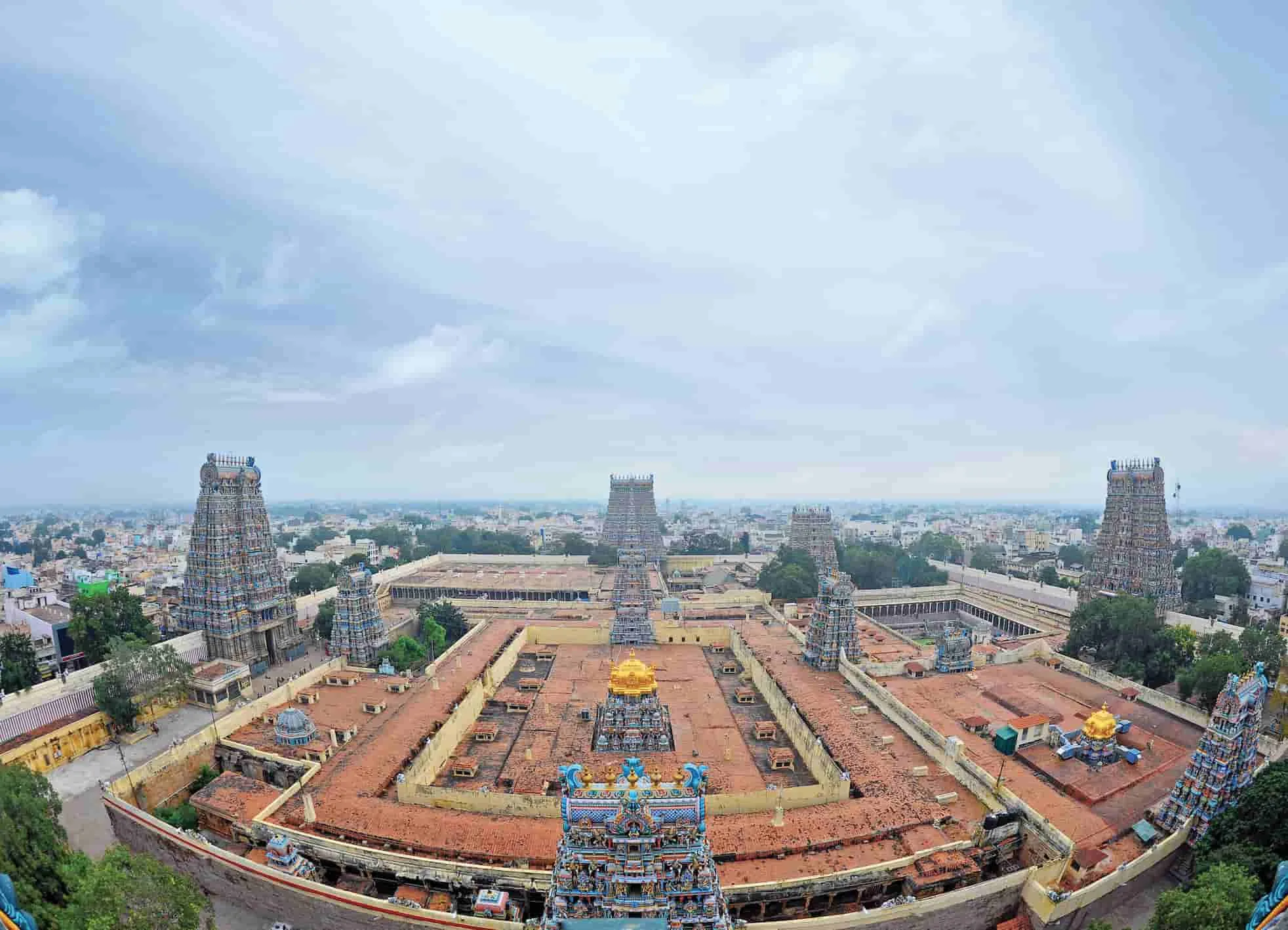 திருக்கோயில் கோபுரங்கள் வான்வழி பார்வை திருக்கோயில் கோபுரங்கள் வான்வழி பார்வை