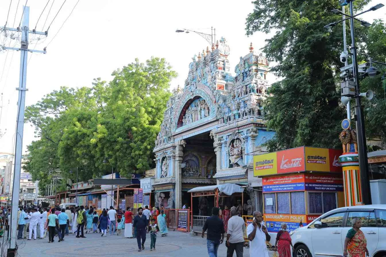 அம்மன் சன்னதி நுழைவு வாயில் அம்மன் சன்னதி நுழைவு வாயில்