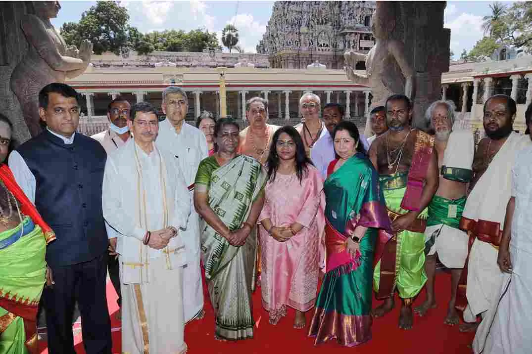 மாண்புமிகு குடியரசுத் தலைவர் அவர்கள் வருகை மதுரை அருள்மிகு மீனாட்சி சுந்தரேஸ்வரர் கோவிலுக்கு மாண்புமிகு குடியரசுத் தலைவர் அவர்கள் வருகை தந்தார்