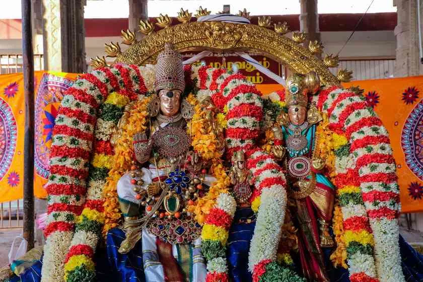 சித்திரைப் பெருவிழா 2023 சித்திரைப் பெருவிழா 2023
ஆறாம் திருநாள்
ரிஷப வாகன உலா - சைவ சமய ஸ்தாபித வரலாற்று லீலை
நாள்.28.04.2023