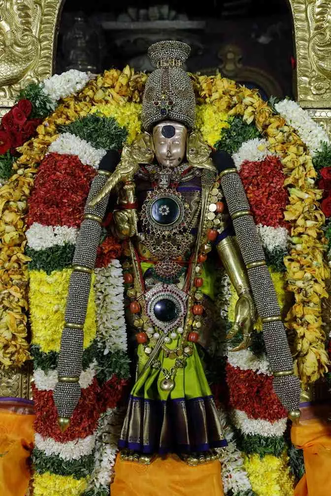 ஆவணி மூல திருவிழா-2023 ஆவணி மூல திருவிழா 
ஆவணி  மாதம் 8ம் நாள் 
வளையல் விற்ற லீலை 
அருள்மிகு சுந்தரேஸ்வரருக்கு பட்டாபிஷேகம்