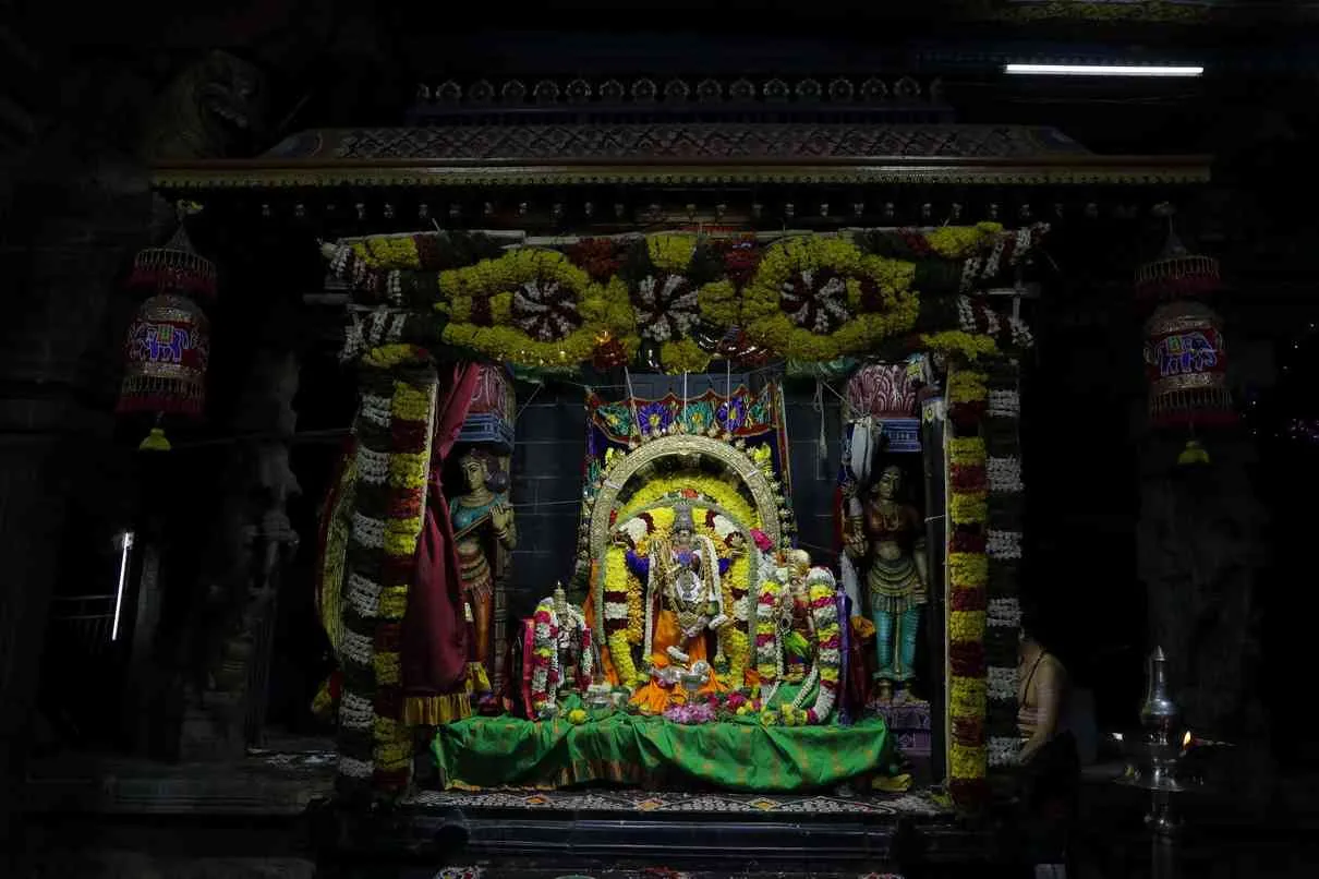 நவராத்திரி திருவிழா -2023 நவராத்திரி திருவிழா-2023
நான்காம்  நாள்-18.10.2023
கால் மாறி ஆடிய படலம்