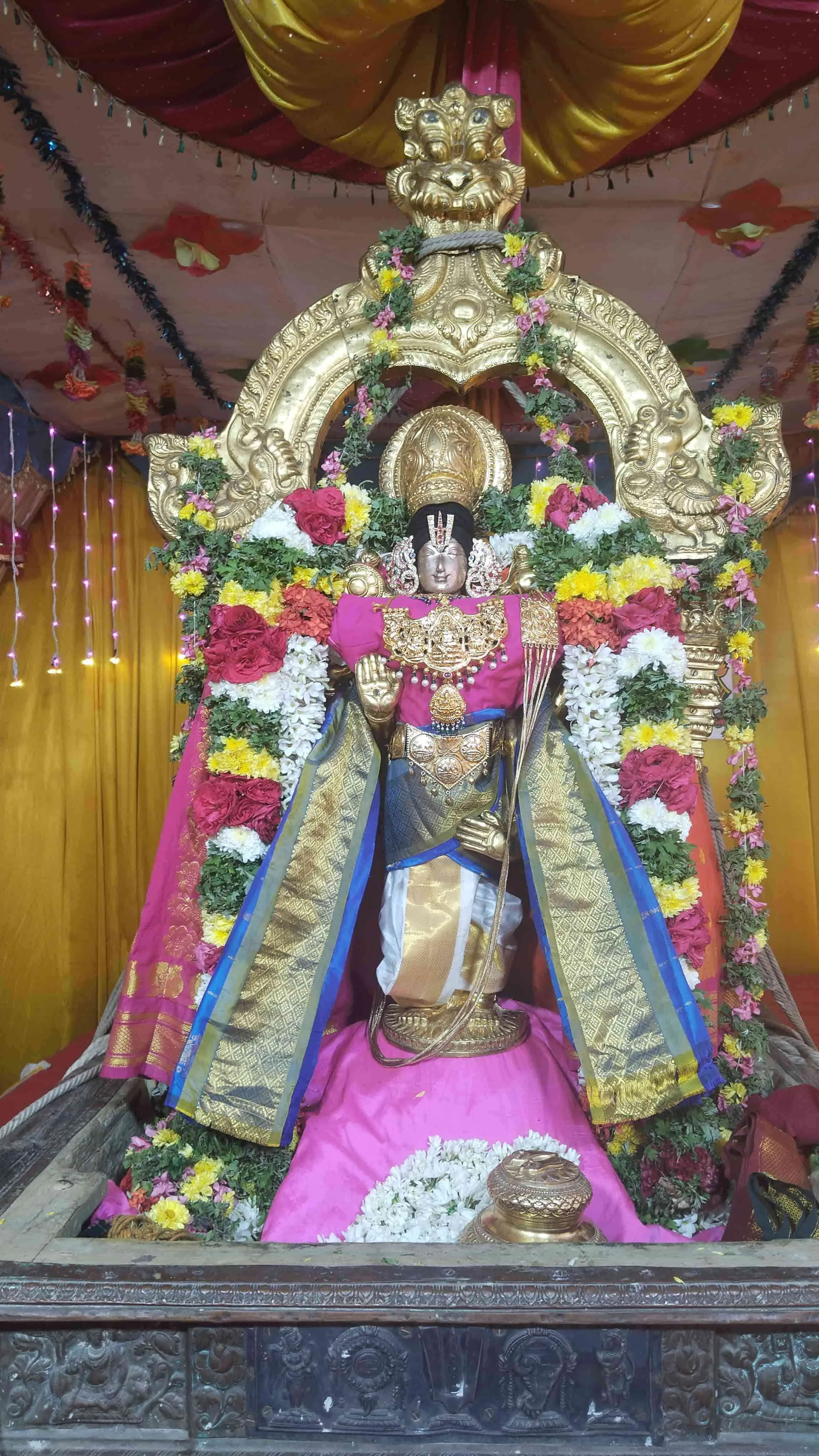 வைகுண்ட ஏகாதசி பெருவிழா 2022 - 2023 வைகுண்ட ஏகாதசி பெருவிழா 2022 - 2023 பகல்பத்து உற்சவம் 2ம் நாள்