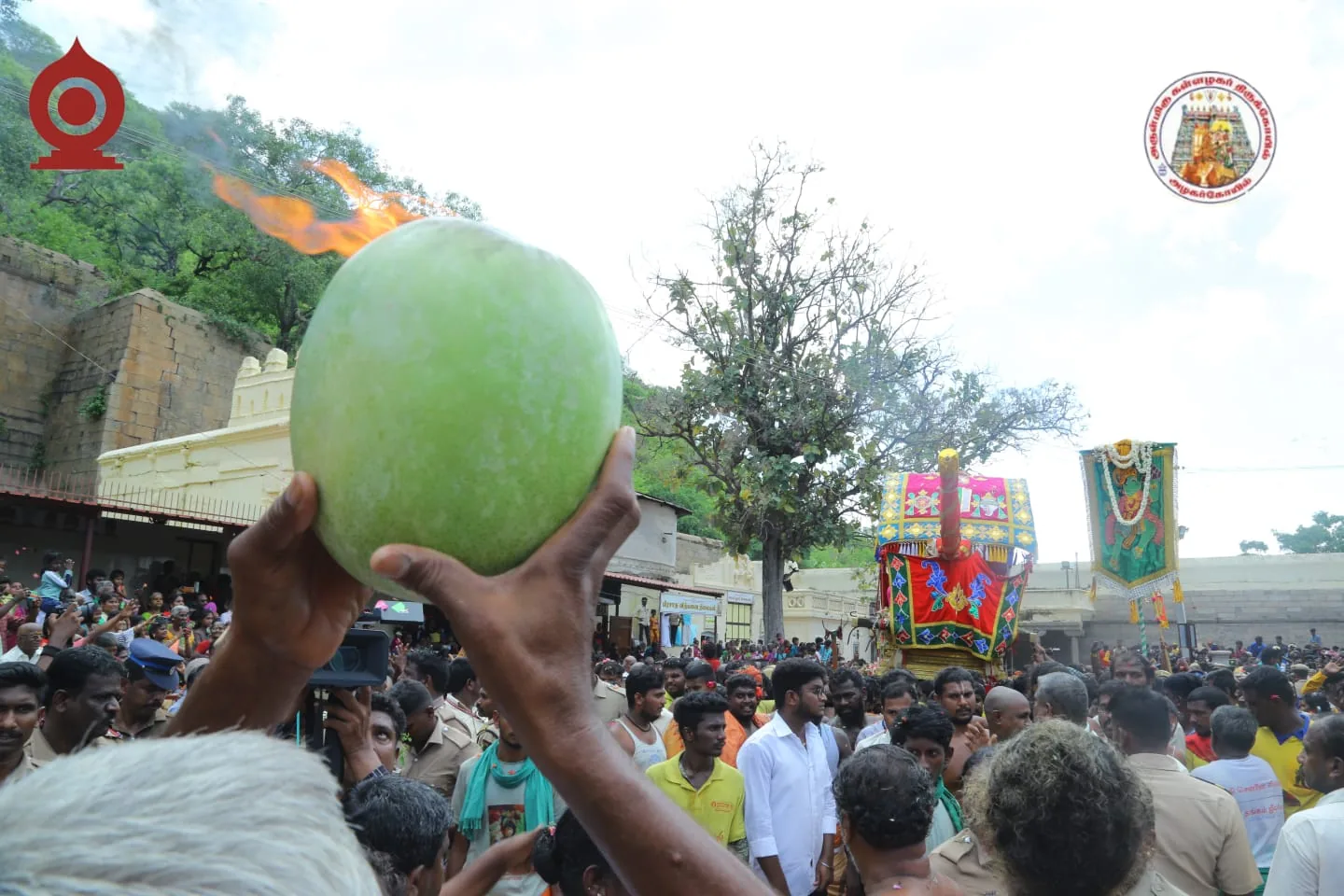 சித்திரை பெருந்திருவிழா ஒன்பதாம்  நாள் கள்ளர்  திருக்கோலத்துடன் இருப்பிடம் சேர்தல்