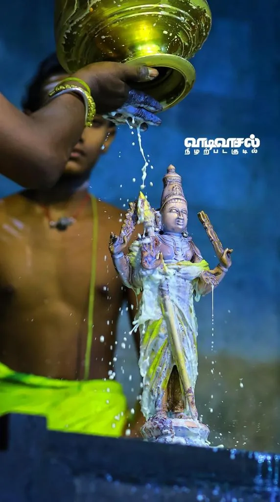 உற்சவர் பால் அபிஷேகம் அபிஷேகம்