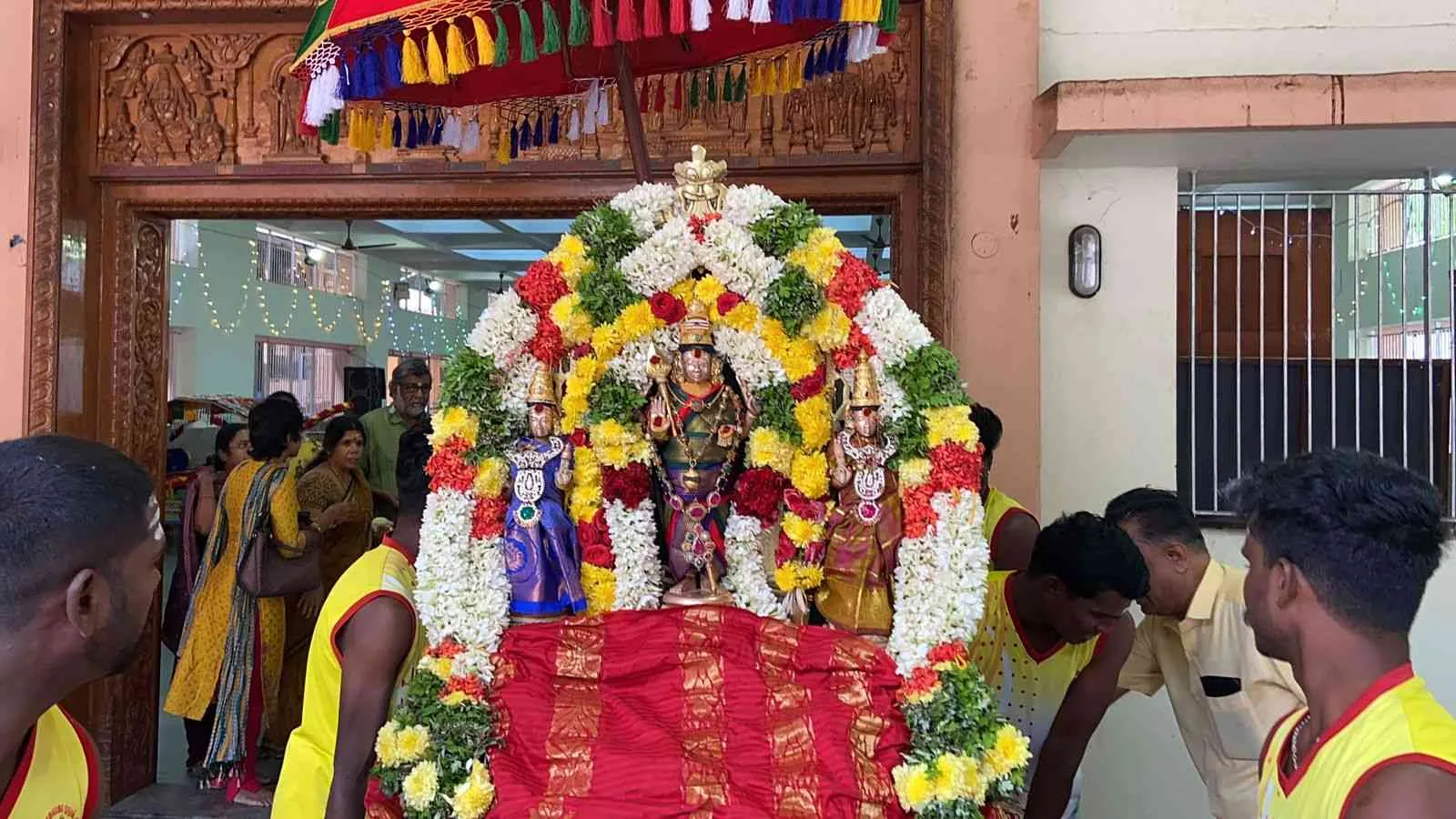 தைப்பூசம் 4ம் திருவிழா காலை சிம்மாசனத்தில் சுவாமி உலா தைப்பூசம் 4ம் திருவிழா காலை சிம்மாசனத்தில் சுவாமி உலா