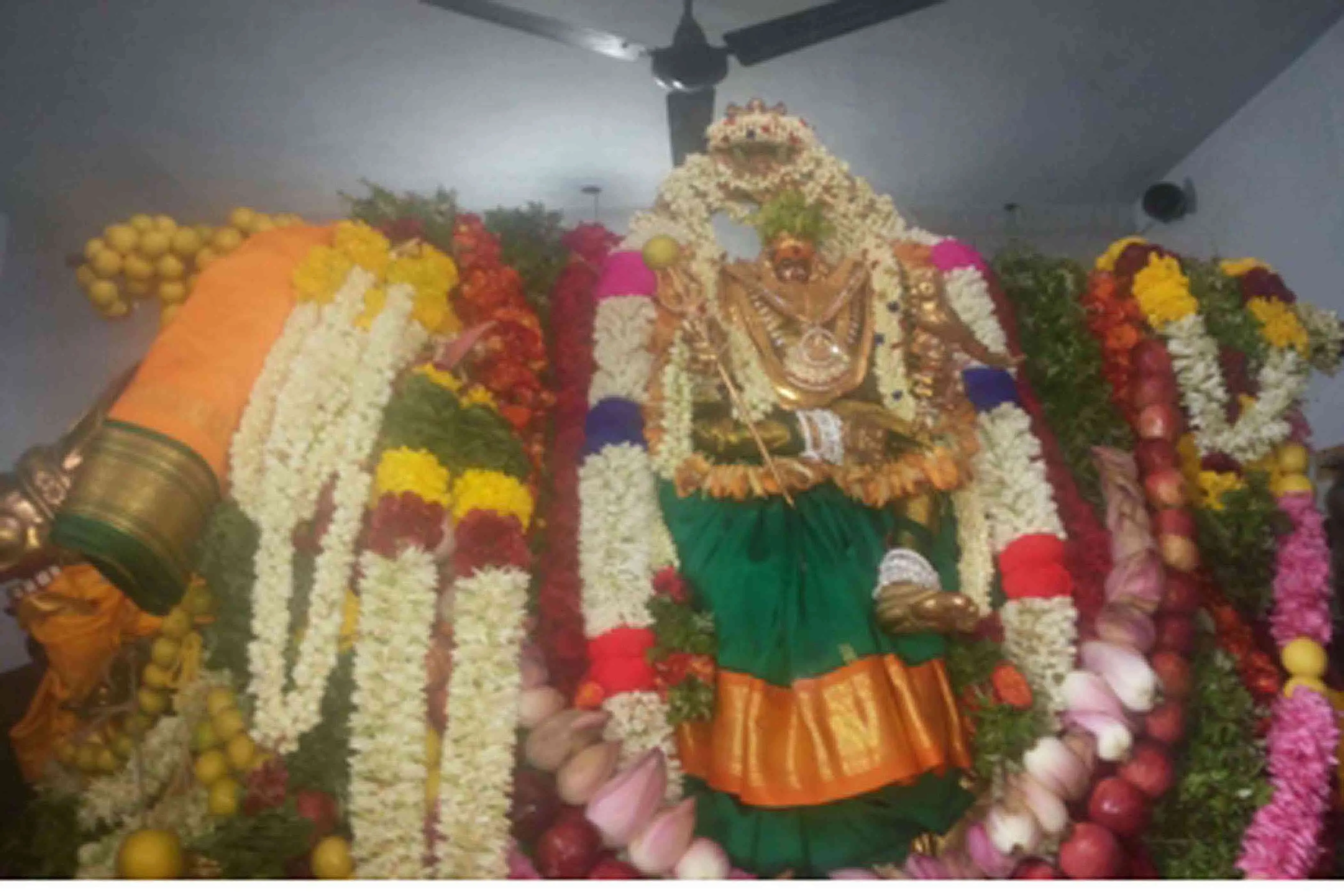 உற்சவர் அம்மன் ஆடி கடைசி வெள்ளி திருவிழா உற்சவர் அம்மன் வீதி உலா