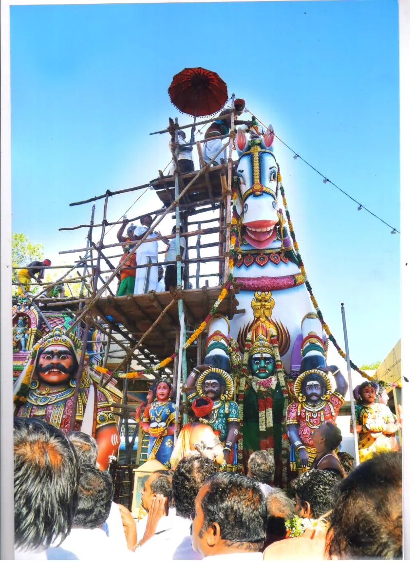 கும்பாபிஷேகம் அருள்மிகு அடை்ககலம் காத்த அய்யனார் மற்றும் பத்திரகாளியம்மன் திருக்கோயில் கும்பாபிஷேகம் கடந்த 04.06.2017 அன்று நடைபெற்றது.