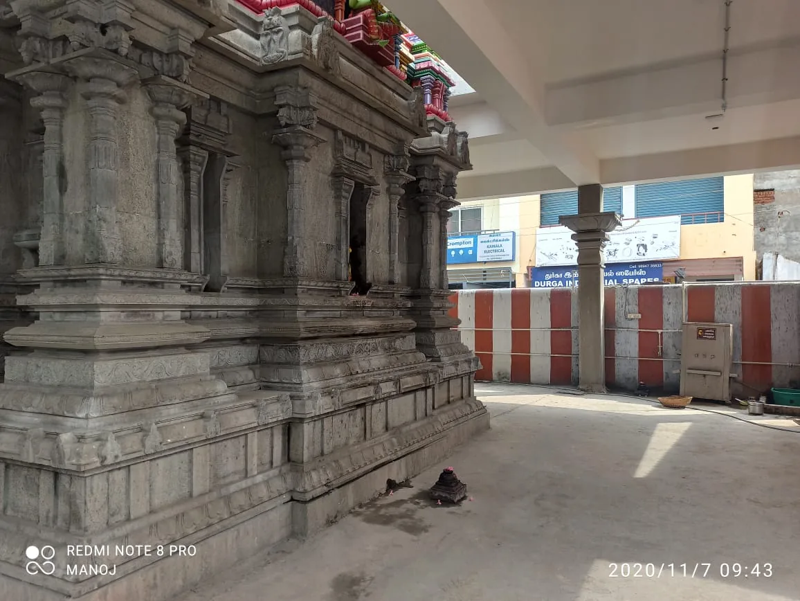 திருக்கோயிலின் பின்புறம் திருக்கோயிலின் பின்புறம்