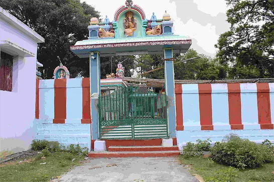 கோவிலின் வலது புறம் கோவிலின் வலது புறம்