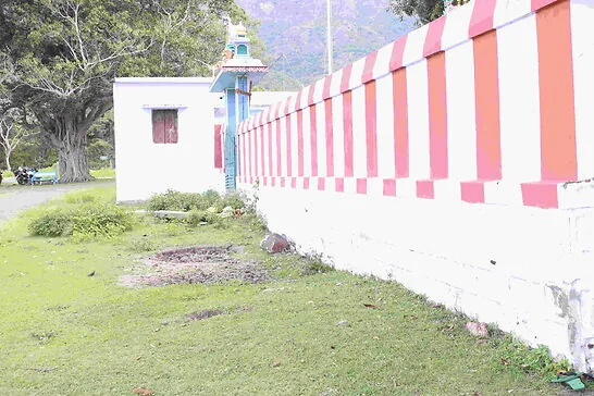 அருள்மிகு மாரியம்மன் திருக்கோயில் வலது புறம்