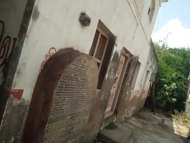 Arubathu Moovar Mutt, Thiruchirappalli - 620008 Arubathu Moovar Mutt, Thiruchirappalli - 620008, Thiruchirappalli - Ancient Temple Architecture and History Image 3