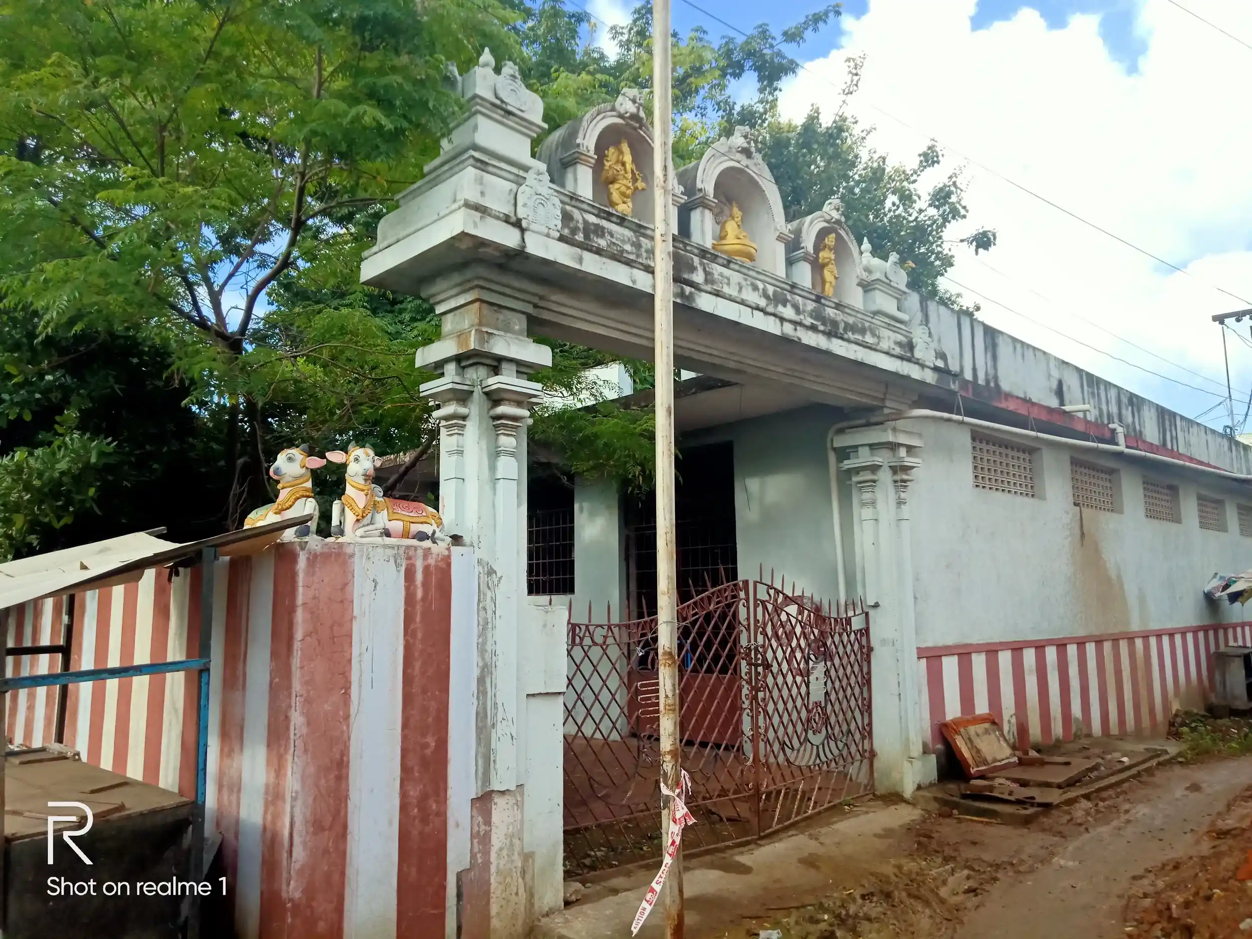 Arulmigu Aadhi Pureeshwarar Temple, Pallikaranai, Pallikaranai - 600100 அருள்மிகு ஆதிபுரீஸ்வரர் திருக்கோயில், பள்ளிக்கரணை - 600100, Chennai - Ancient Temple Architecture and History Image 4