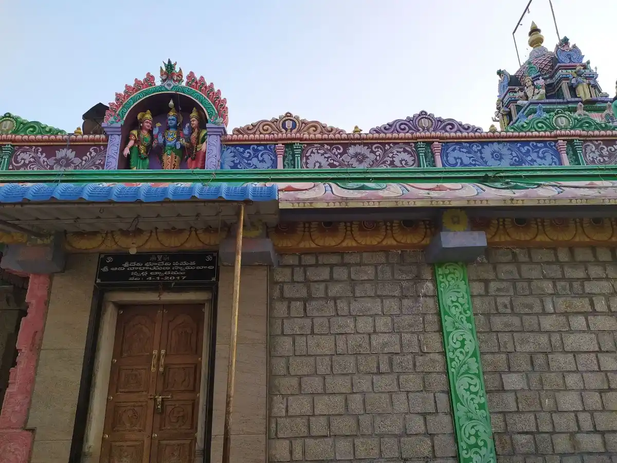 Arulmigu Aadhinarayana Swamy Temple, Belagondapalli - 635114 அருள்மிகு ஆதிநாராயணசாமி திருக்கோயில், Belagondapalli - 635114, Krishnagiri - Ancient Temple Architecture and History Image 5