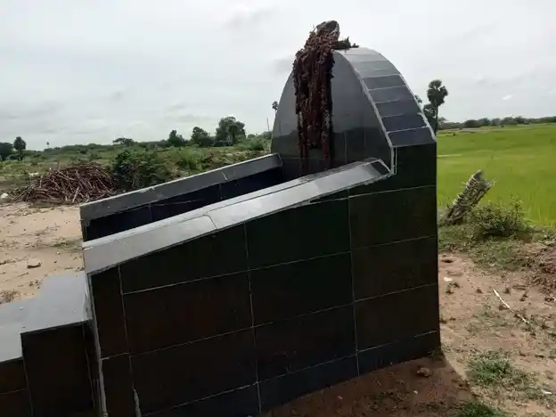 Arulmigu Aagasa Ayyanar Temple, Aavanam - 614629 அருள்மிகு ஆகாச அய்யனார் திருக்கோயில், ஆவணம், ஆவுடையார்கோவில் வட்டம் - 614629, Pudukkottai - Ancient Temple Architecture and History Image 2