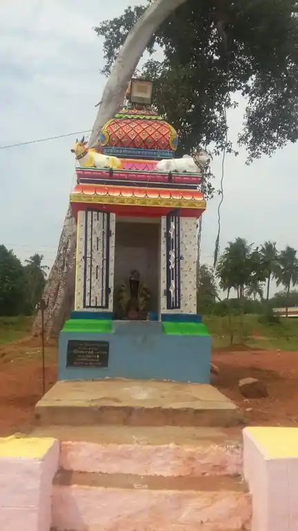 Arulmigu Aaladi Neelamega Vinayagar Temple, Kannivadugapatti - 621305 Arulmigu Aaladi Neelamega vinayagar Temple, Kannivadugapatti - 621305, Thiruchirappalli - Ancient Temple Architecture and History Image 2