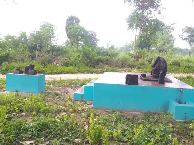 Arulmigu Aalamaratthupillaiyar Temple, Oorani Paiyur - 621316 அருள்மிகு ஆலமரத்துபிள்ளையார் திருக்கோயில், Oorani Paiyur - 621316, Pudukkottai - Ancient Temple Architecture and History Image 3