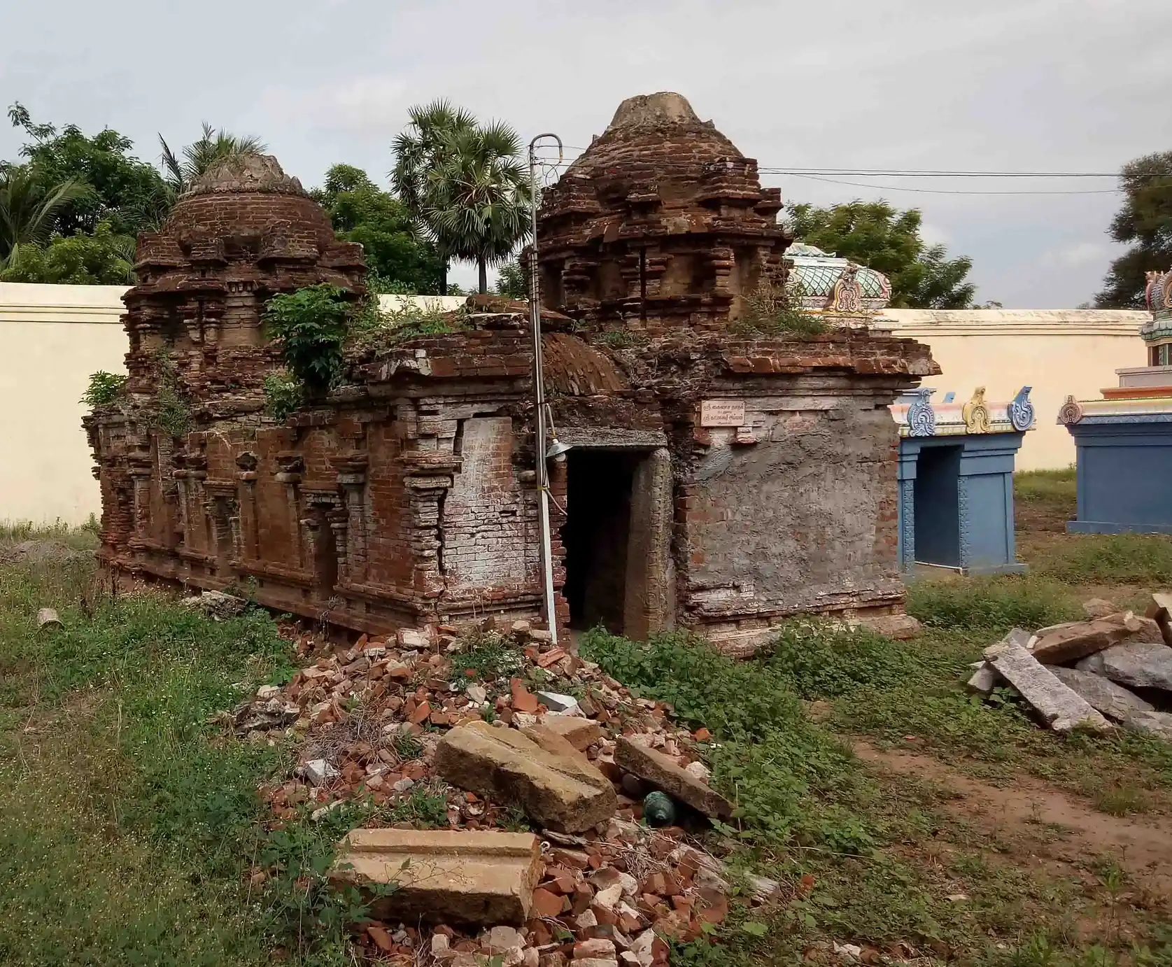 Arulmigu Aalanthuraieswarar Temple, Sathiyavadi - 606110