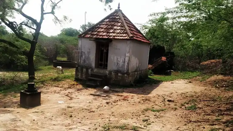 Arulmigu Aalavantha Nayagiamman Temple, Keelarumpoor - 623407 அருள்மிகு ஆளவந்தநாயகியம்மன் திருக்கோயில், Keelarumpoor - 623407, Ramanathapuram - Ancient Temple Architecture and History Image 4