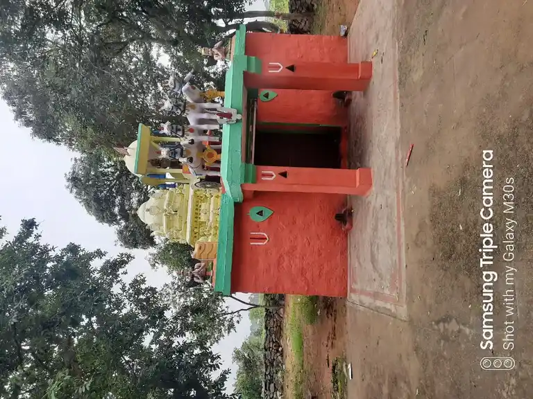 Arulmigu Aancheneyaswamy Temple, Nallakanakothapalli - 635117 Arulmigu Aancheneyaswamy Temple, Nallakanakothapalli - 635117, Krishnagiri - Ancient Temple Architecture and History Image 4