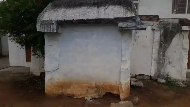 Arulmigu Aancheneyaswamy Temple, Sigaranapalli - 635117 Arulmigu Aancheneyaswamy Temple, Sigaranapalli - 635117, Krishnagiri - Ancient Temple Architecture and History Image 3