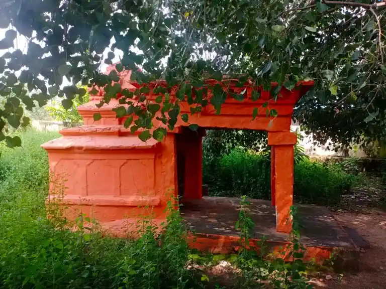 Arulmigu Aancheneyaswamy Temple, Vepalampatti - 635206 அருள்மிகு ஆஞ்சநேயசாமி திருக்கோயில், வெப்பளம்பட்டி - 635206, Krishnagiri - Ancient Temple Architecture and History Image 4