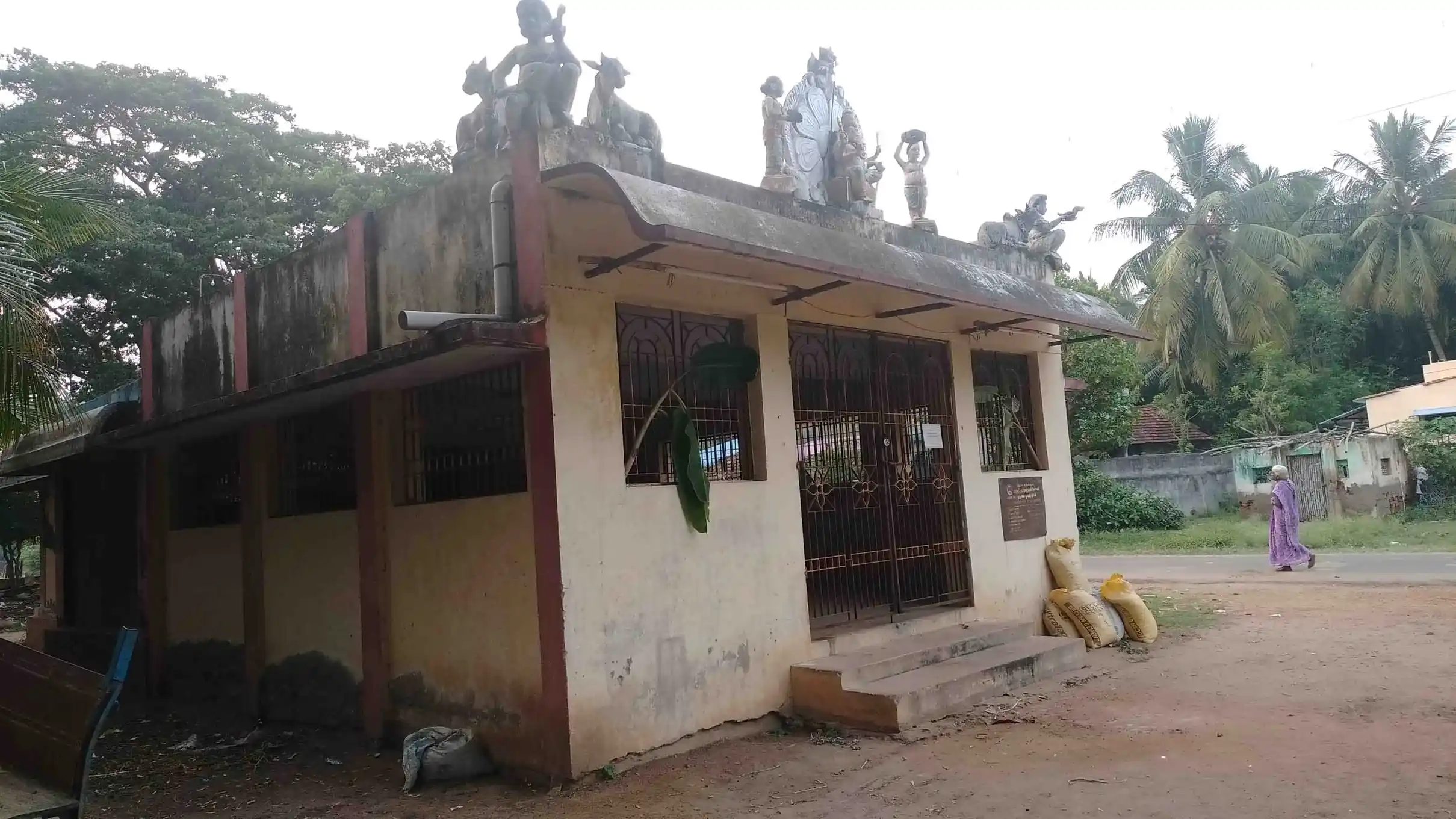 Arulmigu Aandapillaiyar Temple, Aariyapadaiveedu - 612703 அருள்மிகு ஆண்டபிள்ளையார் திருக்கோயில், Ariyapadivedi - 612703, Thanjavur - Ancient Temple Architecture and History Image 2