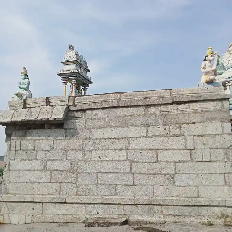 Arulmigu Aanjaneyar Temple, S.Anthili - 605752 Arulmigu Aanjaneyar Temple, சு.அந்திலி - 605752, Viluppuram - Ancient Temple Architecture and History Image 2