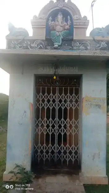 Arulmigu Aapathu Kaththa Vinayagar Temple, Okkurputhur - 630557 அருள்மிகு. ஆபத்துகாத்த விநாயகர் திருக்கோயில், Okkurputhur - 630557, Sivagangai - Ancient Temple Architecture and History Image 2